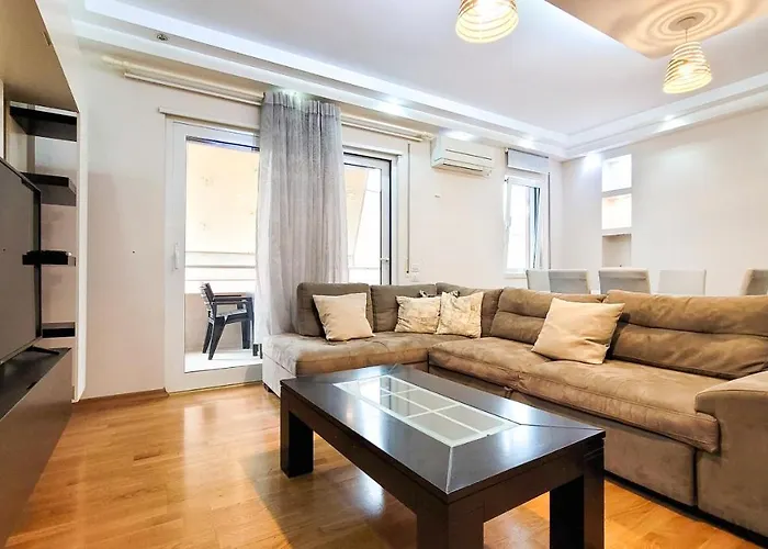 Quiet Apartment Near Tirana Lake
